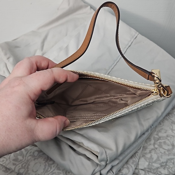 Michael Kors clutch - Picture 2 of 2